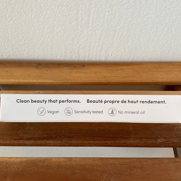 Jane Iredale Volumizing Mascara - Picture 4 of 4